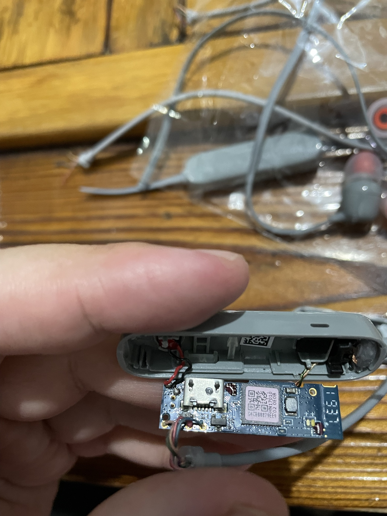 苹果耳机剪线单元拆壳改MMCX接口记录